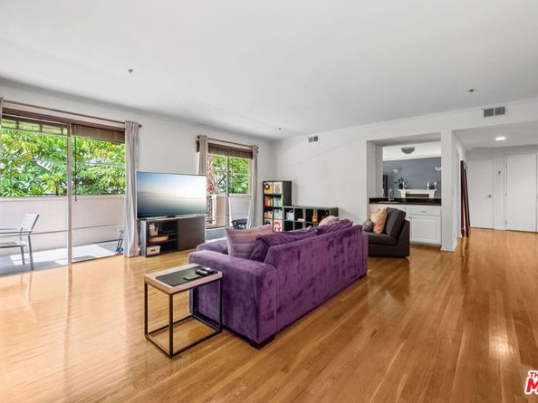 1401 S Bentley Avenue 202, Los Angeles CA 90025