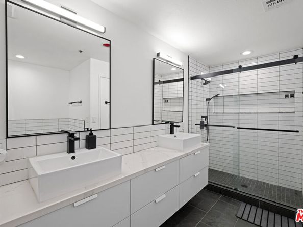 1401 S Bentley Avenue 202, Los Angeles CA 90025