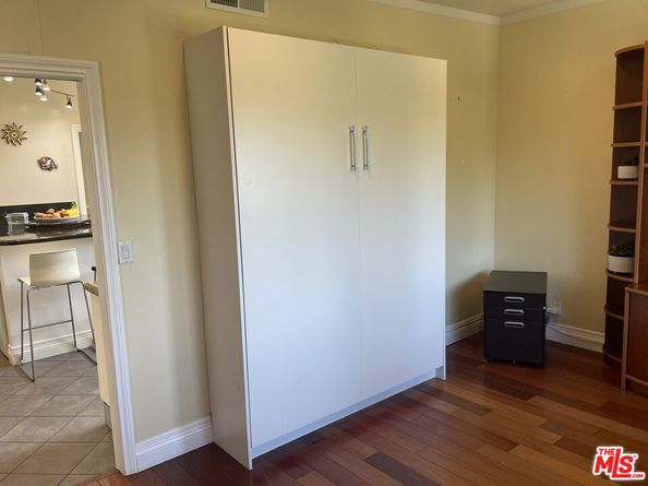 5625 Cambridge Way 301, Culver City CA 90230