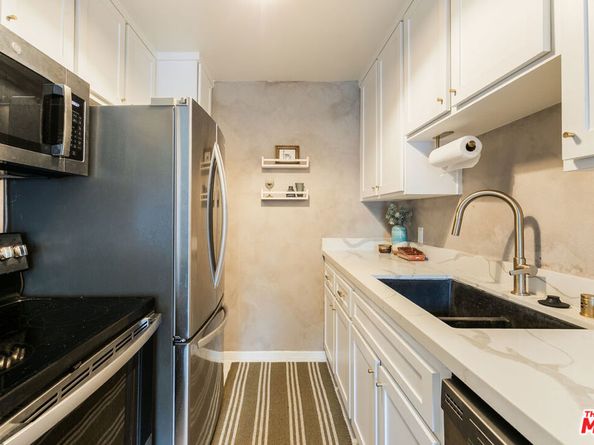 532 N Rossmore Avenue 406, Los Angeles CA 90004