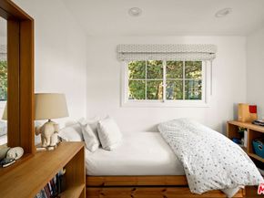 2745 La Cuesta Drive, Los Angeles CA 90046