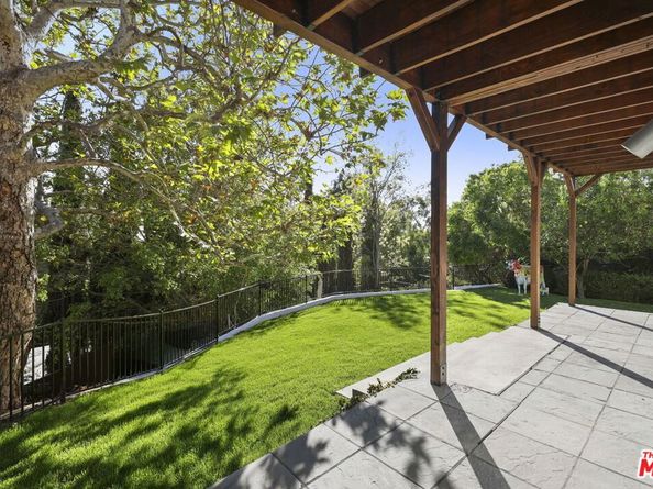 2745 La Cuesta Drive, Los Angeles CA 90046