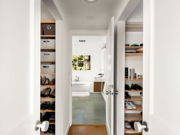 2745 La Cuesta Drive, Los Angeles CA 90046