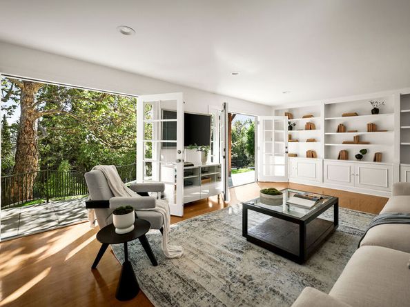 2745 La Cuesta Drive, Los Angeles CA 90046