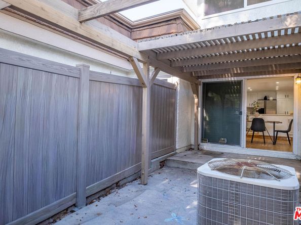 10210 Larwin Avenue 2, Chatsworth CA 91311