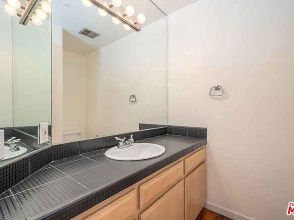 12773 Caswell Avenue 103, Los Angeles CA 90066