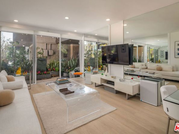 1745 Camino Palmero Street 327, Los Angeles CA 90046