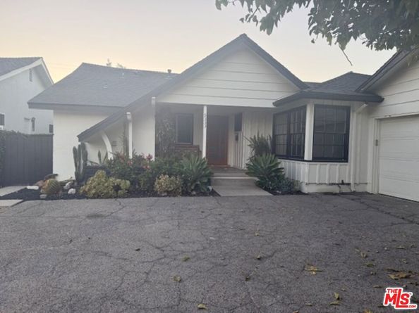 9333 Swinton Avenue, North Hills CA 91343