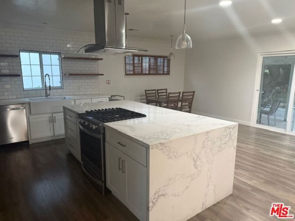 9333 Swinton Avenue, North Hills CA 91343
