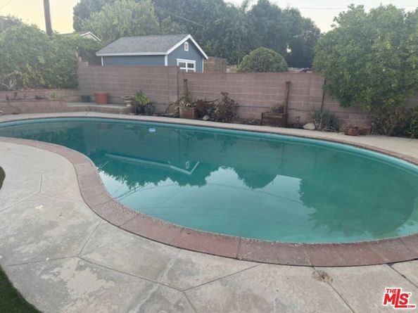 9333 Swinton Avenue, North Hills CA 91343