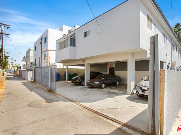 5933 Barton Avenue, Los Angeles CA 90038