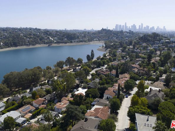 2252 Kenilworth Avenue, Los Angeles CA 90039