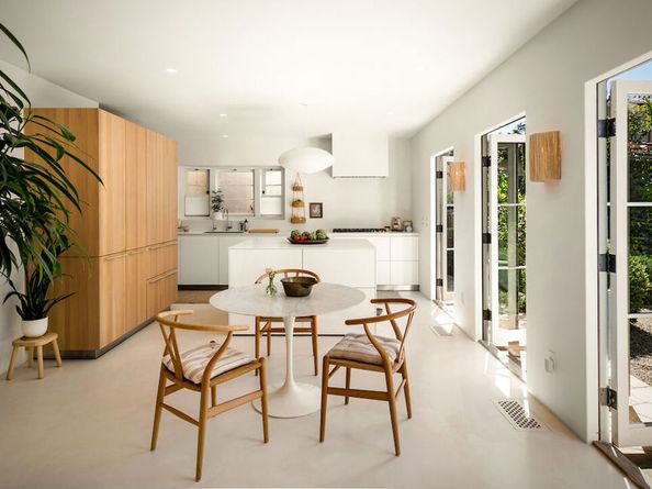 2252 Kenilworth Avenue, Los Angeles CA 90039
