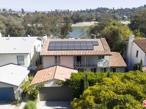 2252 Kenilworth Avenue, Los Angeles CA 90039