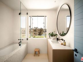 2252 Kenilworth Avenue, Los Angeles CA 90039