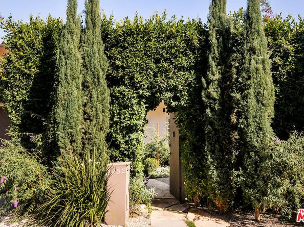 2252 Kenilworth Avenue, Los Angeles CA 90039