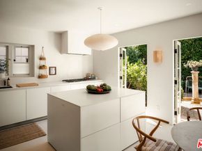 2252 Kenilworth Avenue, Los Angeles CA 90039