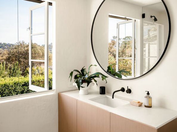 2252 Kenilworth Avenue, Los Angeles CA 90039