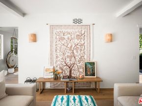 2252 Kenilworth Avenue, Los Angeles CA 90039