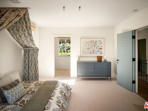 2252 Kenilworth Avenue, Los Angeles CA 90039