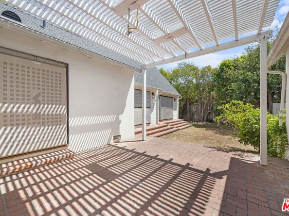 12518 Addison Street, Valley Village CA 91607