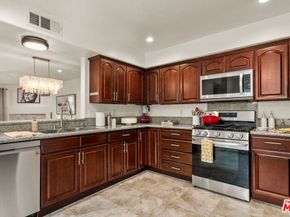 10700 Bloomfield Street 3, North Hollywood CA 91602