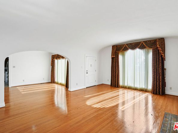 5133 Brynhurst Avenue, View Park CA 90043