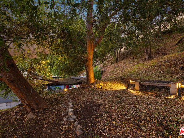 825 N Avenue 67, Los Angeles CA 90042