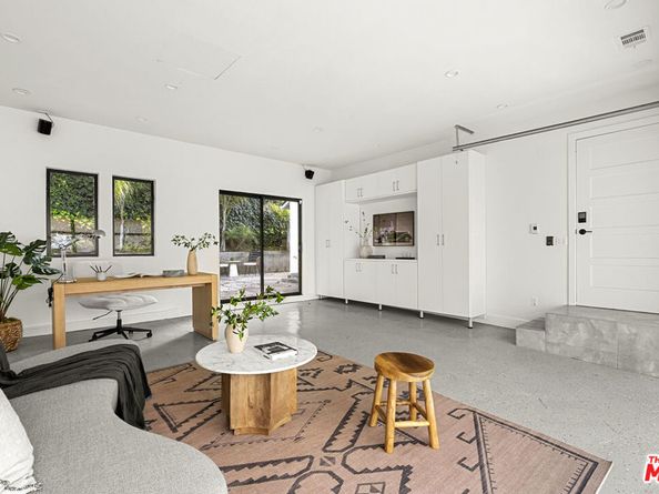 9782 Oak Pass Road, Beverly Hills CA 90210