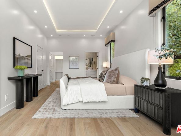 9782 Oak Pass Road, Beverly Hills CA 90210