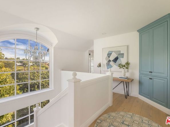 9315 Beverly Crest Drive, Beverly Hills CA 90210