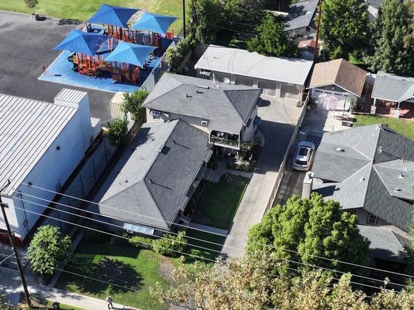 1105 W Clark Avenue, Burbank CA 91506