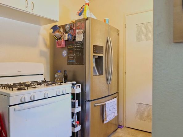 1105 W Clark Avenue, Burbank CA 91506