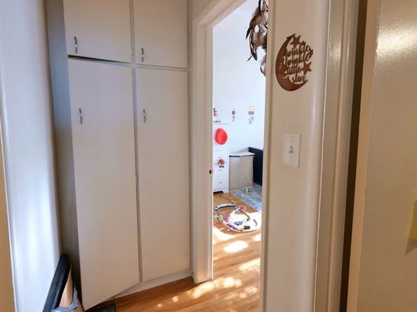 1105 W Clark Avenue, Burbank CA 91506