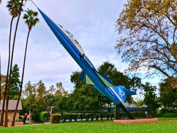 1105 W Clark Avenue, Burbank CA 91506