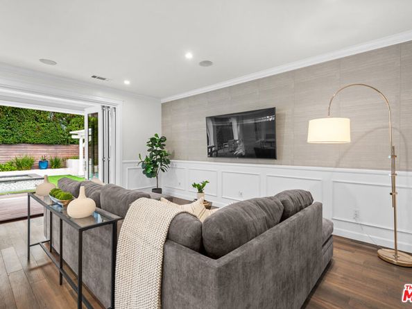 4616 Ventura Canyon Avenue, Sherman Oaks CA 91423