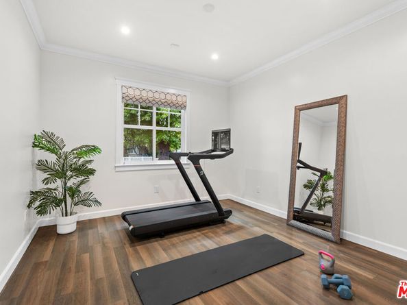 4616 Ventura Canyon Avenue, Sherman Oaks CA 91423