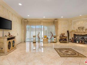 1976 N Catalina Street, Los Angeles CA 90027