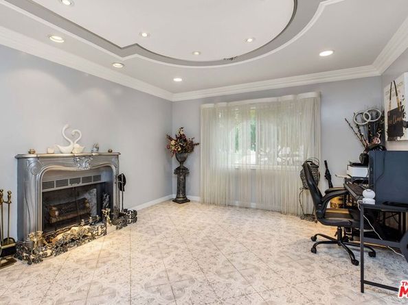 1976 N Catalina Street, Los Angeles CA 90027