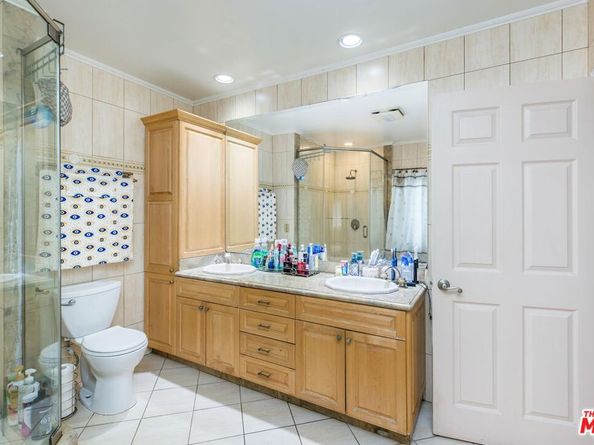 1976 N Catalina Street, Los Angeles CA 90027