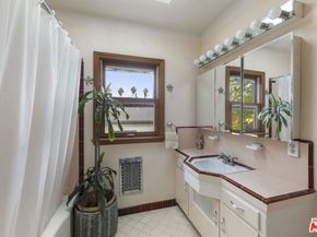 1560 Waldran Avenue, Los Angeles CA 90041