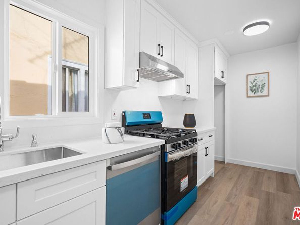 1558 Hauser Boulevard, Los Angeles CA 90019