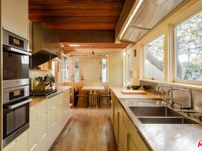 11600 Amanda Drive, Studio City CA 91604