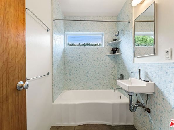 150 N Ontario Street, Burbank CA 91505