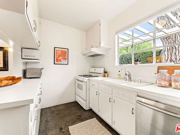 150 N Ontario Street, Burbank CA 91505