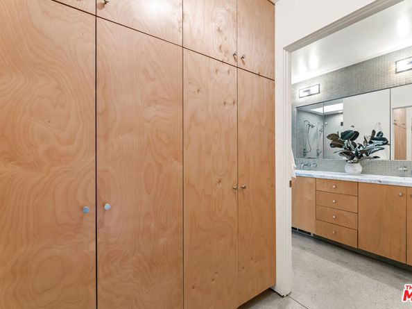 150 N Ontario Street, Burbank CA 91505