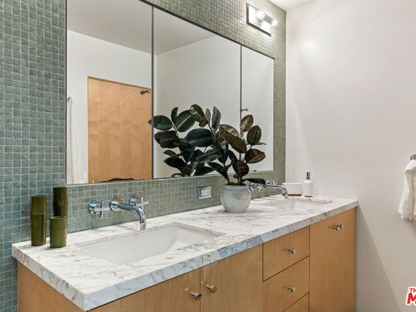 150 N Ontario Street, Burbank CA 91505