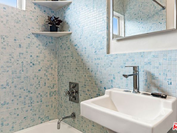 150 N Ontario Street, Burbank CA 91505