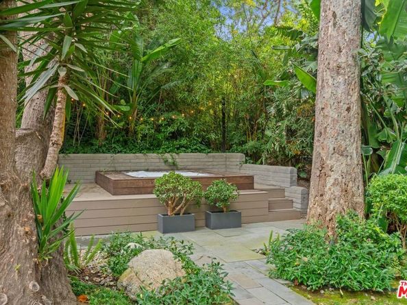 6417 Via Escondido Drive, Malibu CA 90265