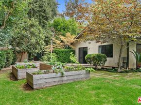 6417 Via Escondido Drive, Malibu CA 90265